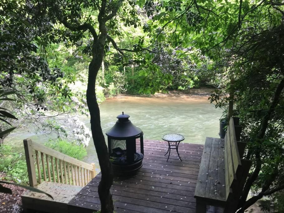 Cabin Fever On Cartecay River 엘리제이 외부 사진